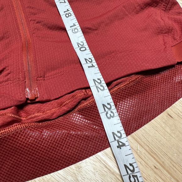 Lululemon City To Summit Cycling Jersey Cayenne Women's Size Large EUC - Picture 10 of 10